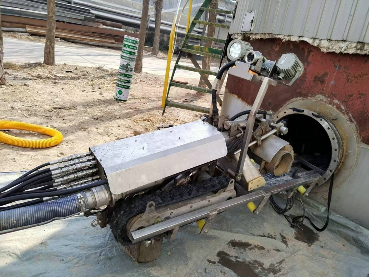 哈国TCO石油公司罐底油泥清理项目