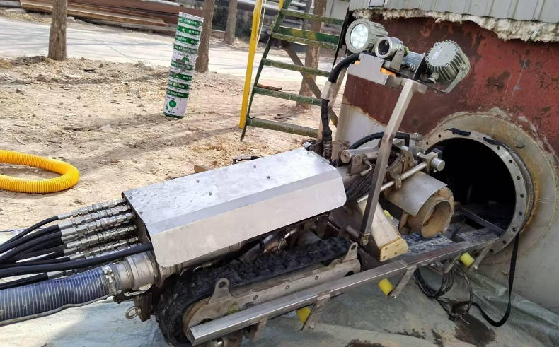 哈国TCO石油公司罐底油泥清理项目