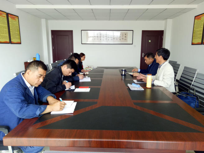 美自然党支部开展学习“十九届三中全会”及“两会”精神活动